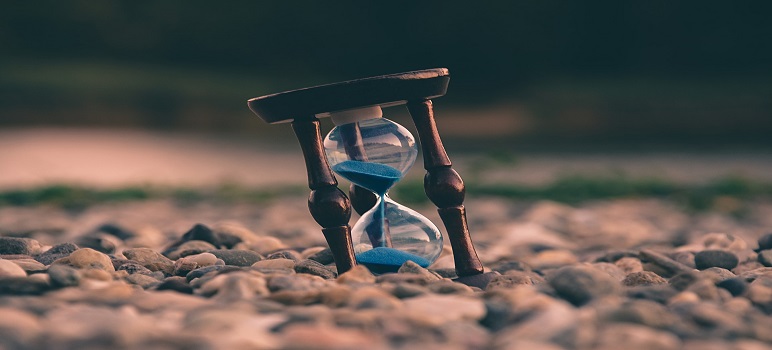 sand-clock-telling-about-time-management